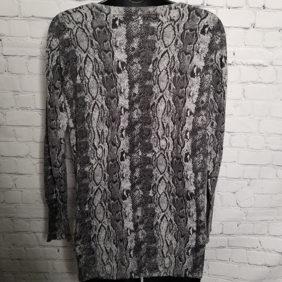 Joie cahmere wool blend snakeskin print sweater - Picture 6 of 10